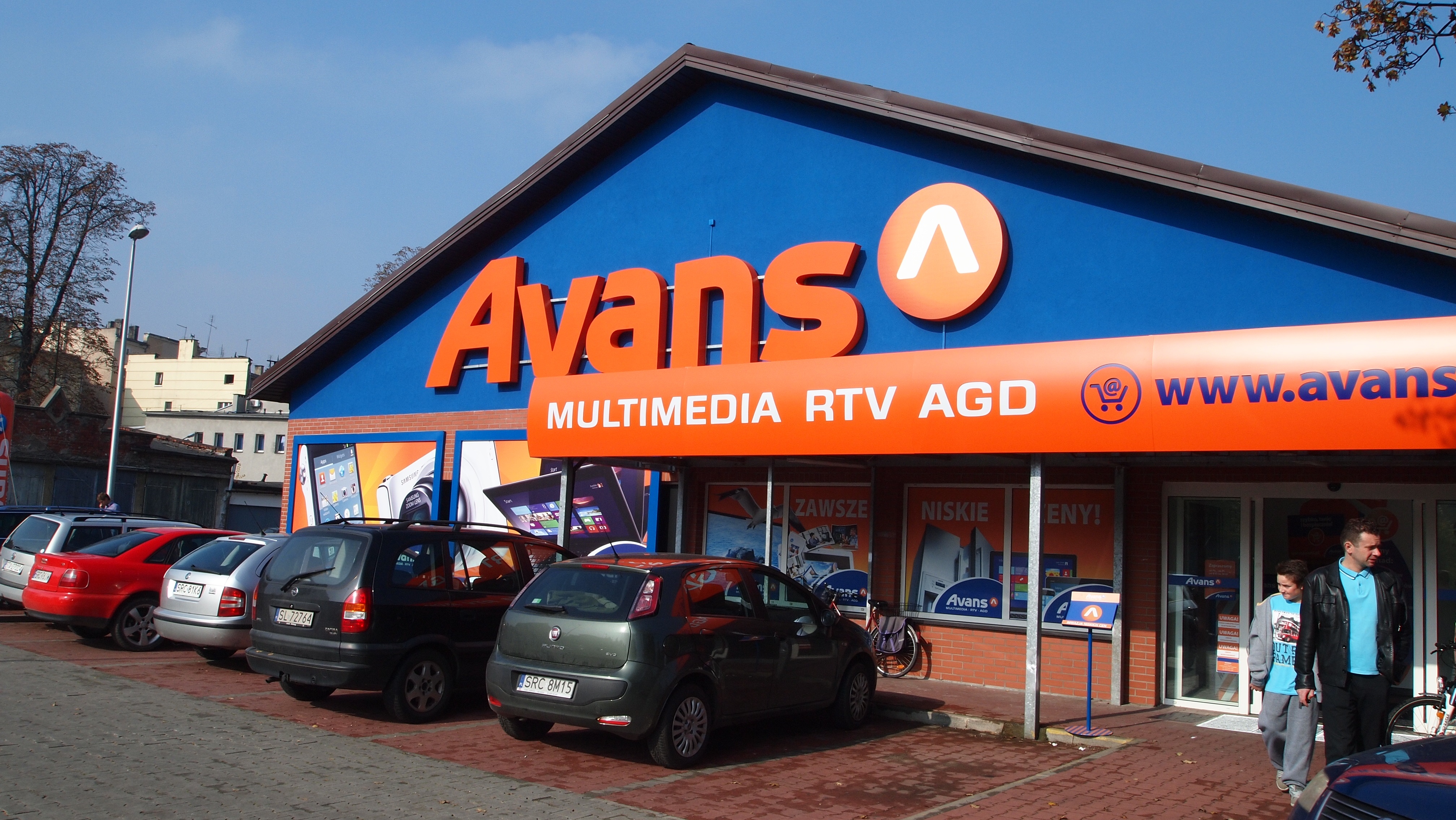 Avans: kilkadziesiąt nowych marketów w 2014 r.